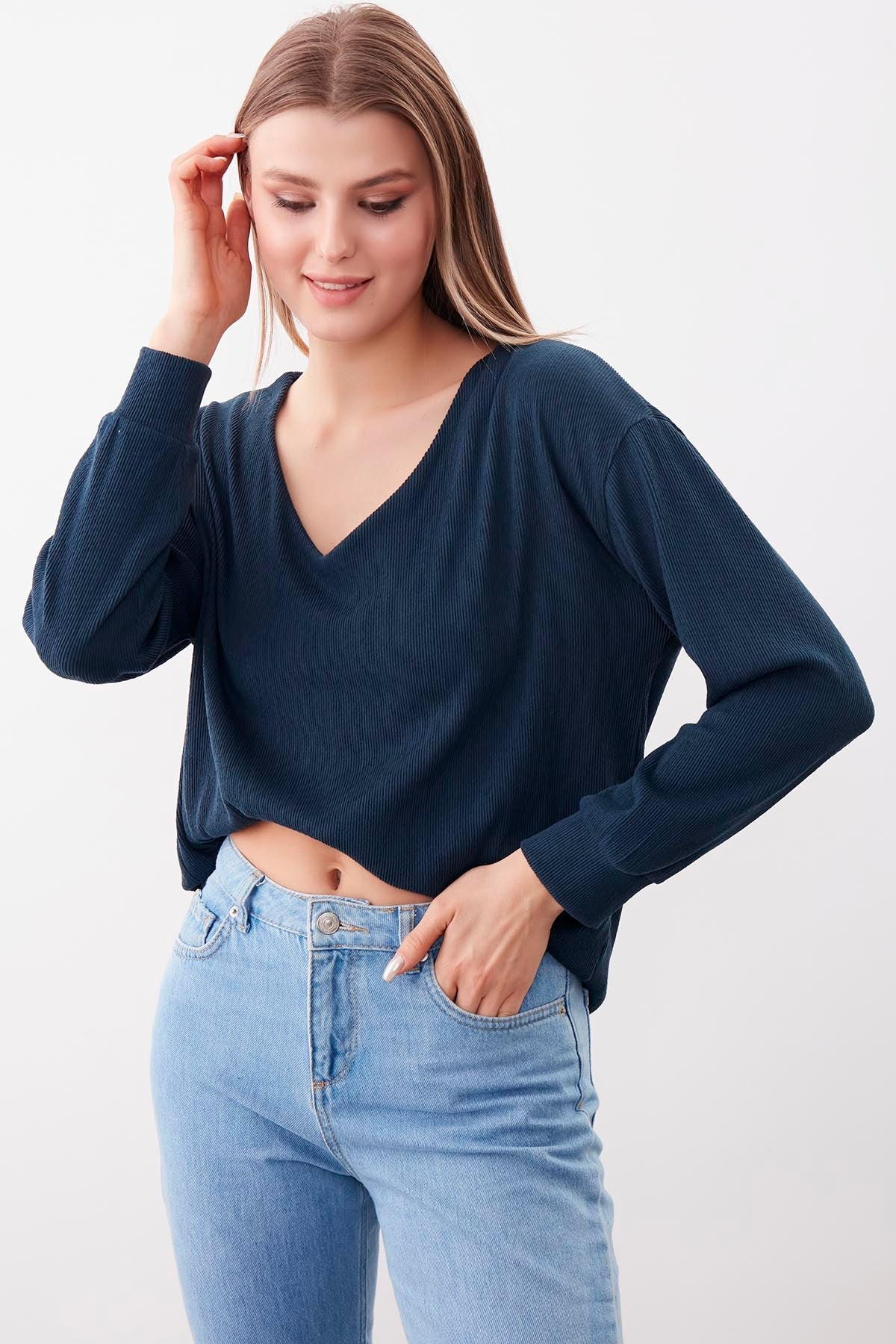 V COLLAR BLOUSE