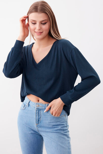 V COLLAR BLOUSE