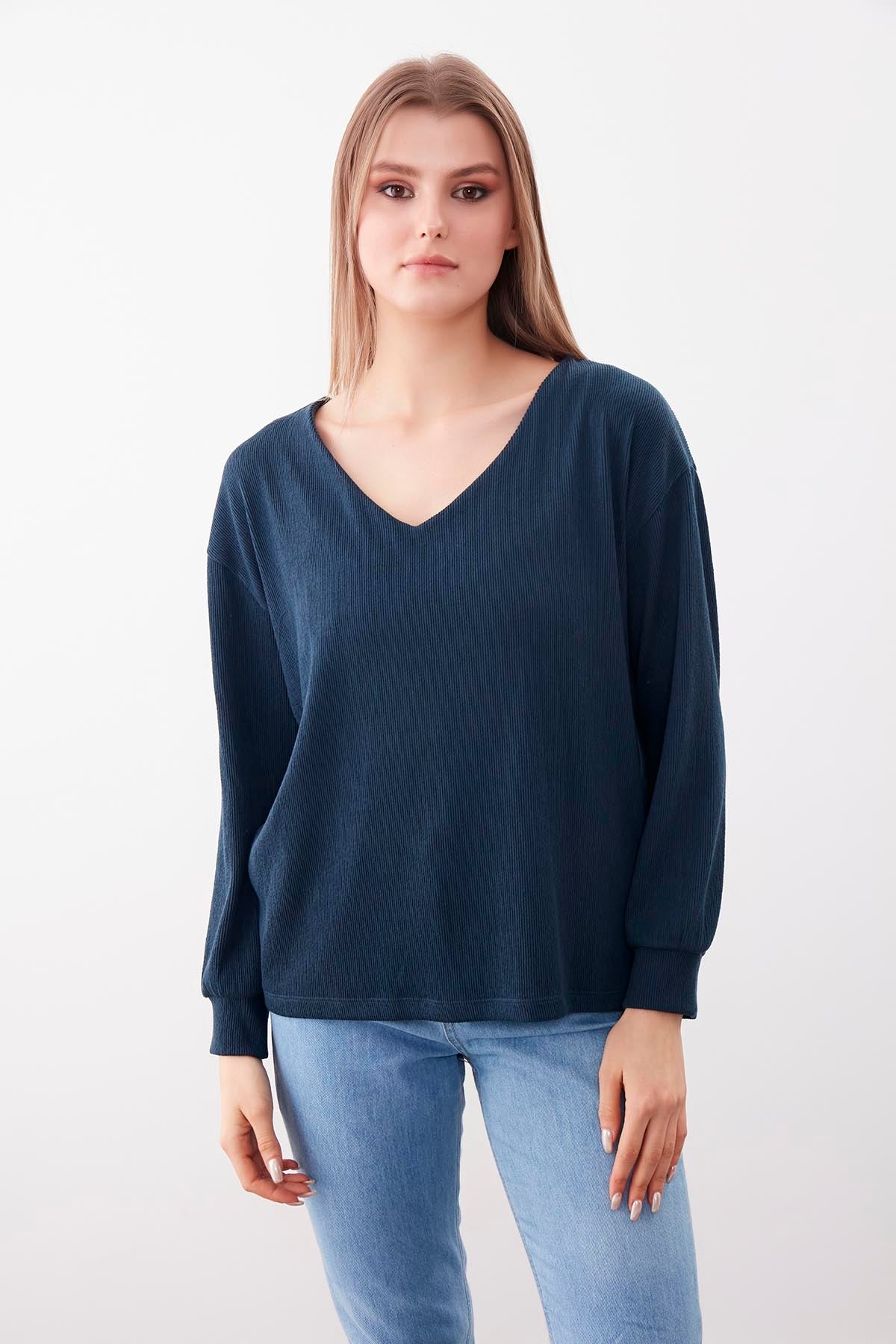 V COLLAR BLOUSE