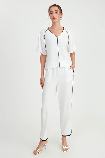 V COLLAR STRIPE