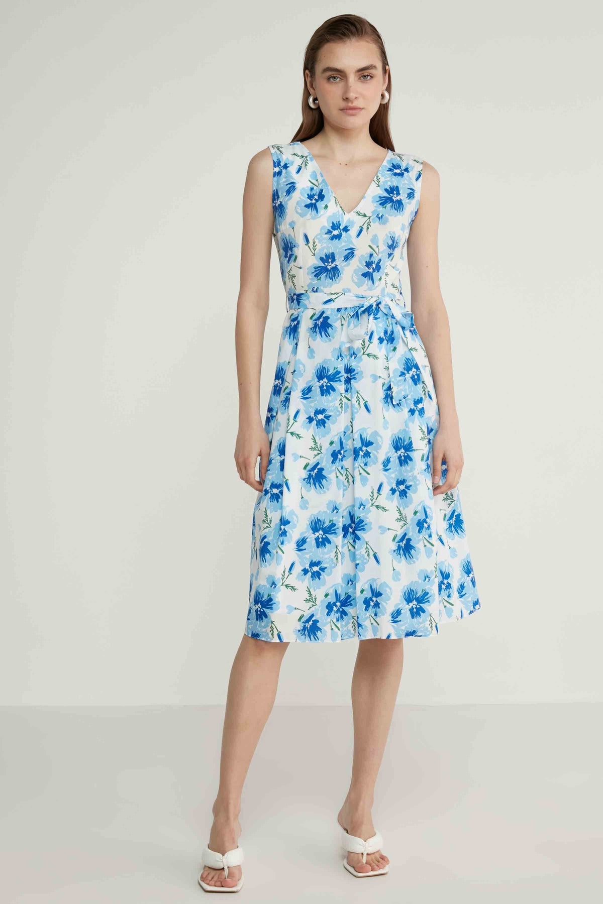 V COLLAR SLEEVELESS FLOWER PATTERN DRESS