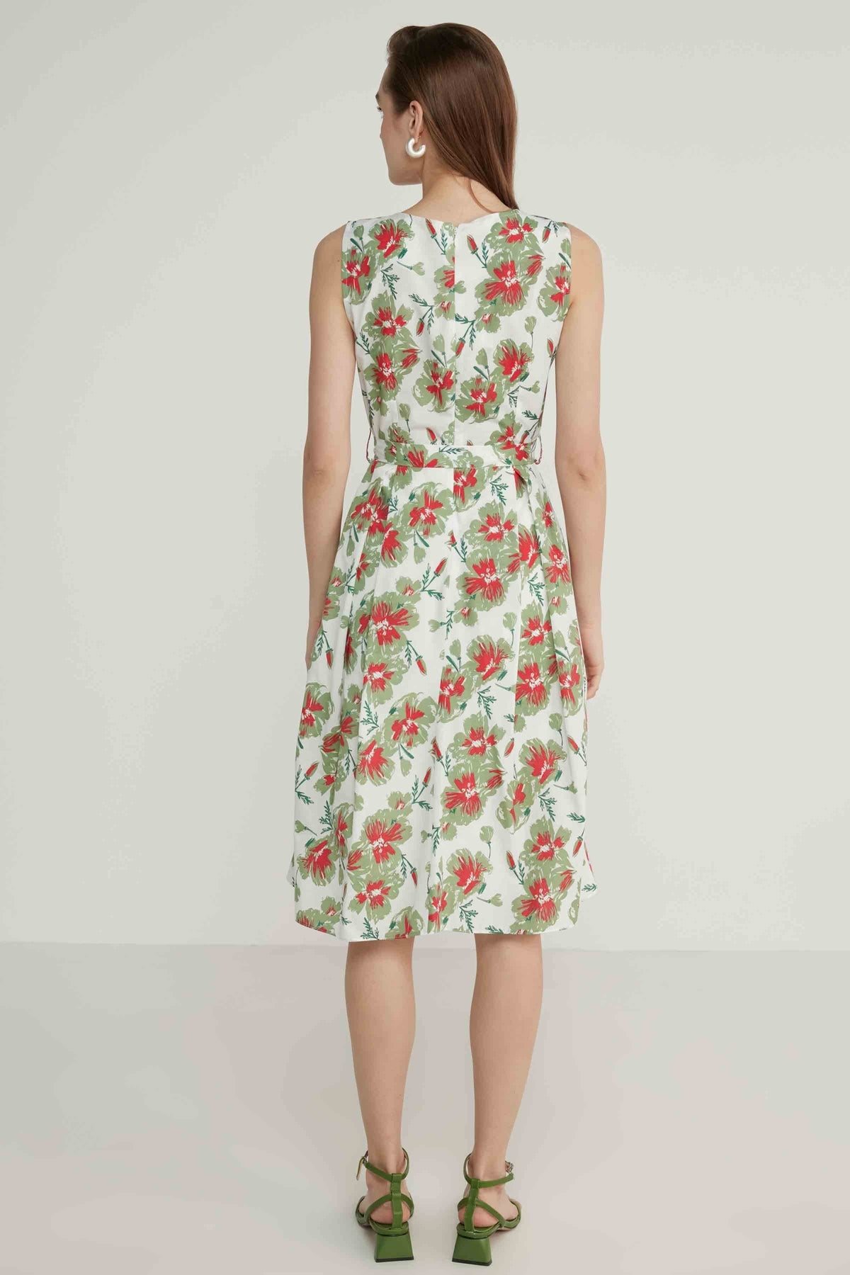 V COLLAR SLEEVELESS FLOWER PATTERN DRESS