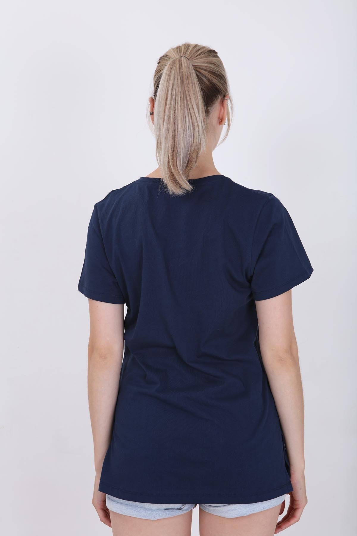V COLLAR T-SHIRT