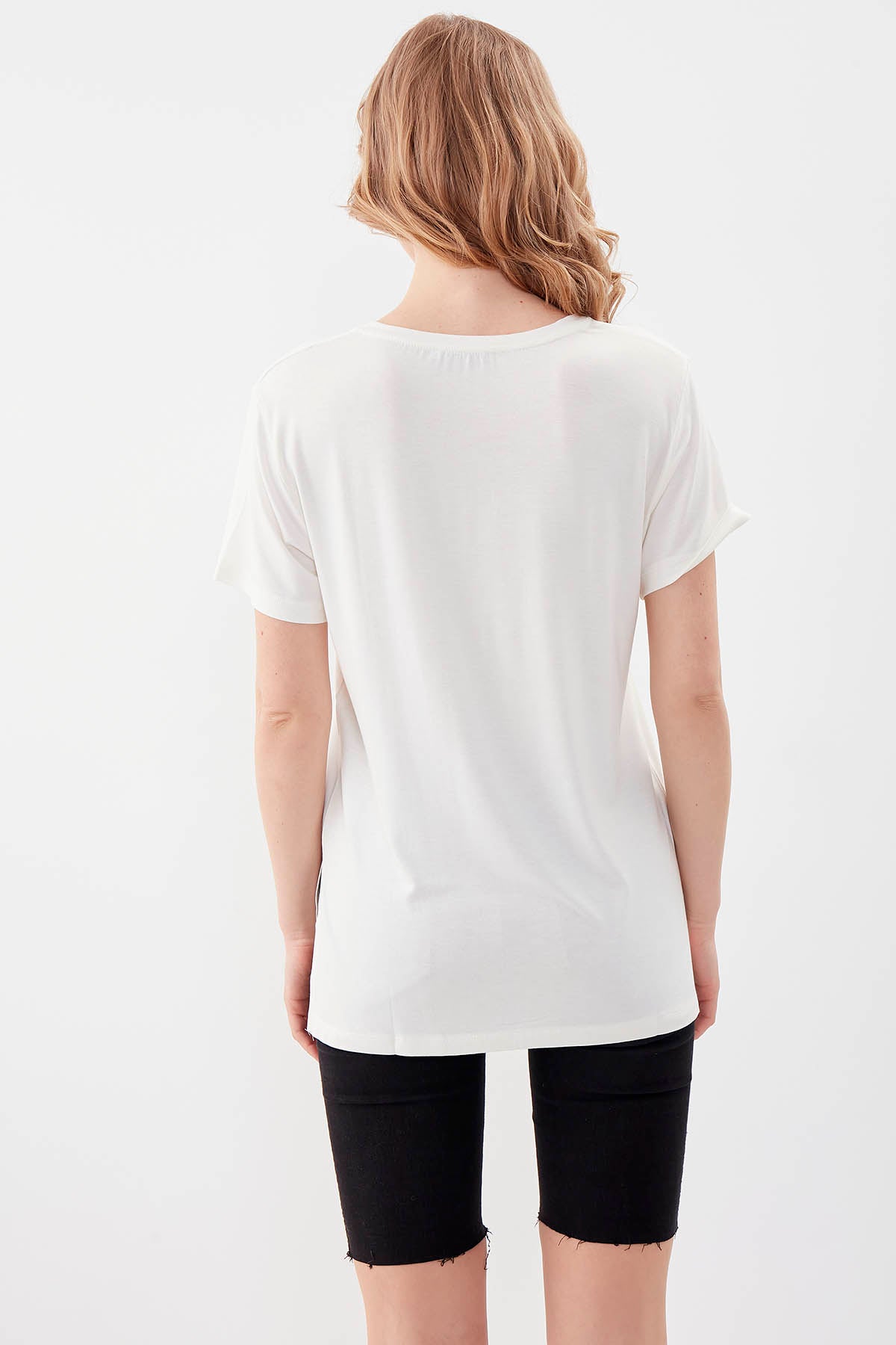 V COLLAR T-SHIRT