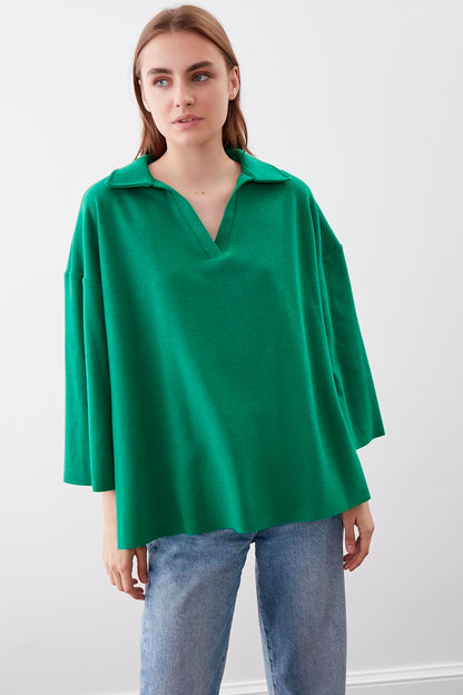 V COLLAR HALF-SLEEVE KNITTED BLOUSE
