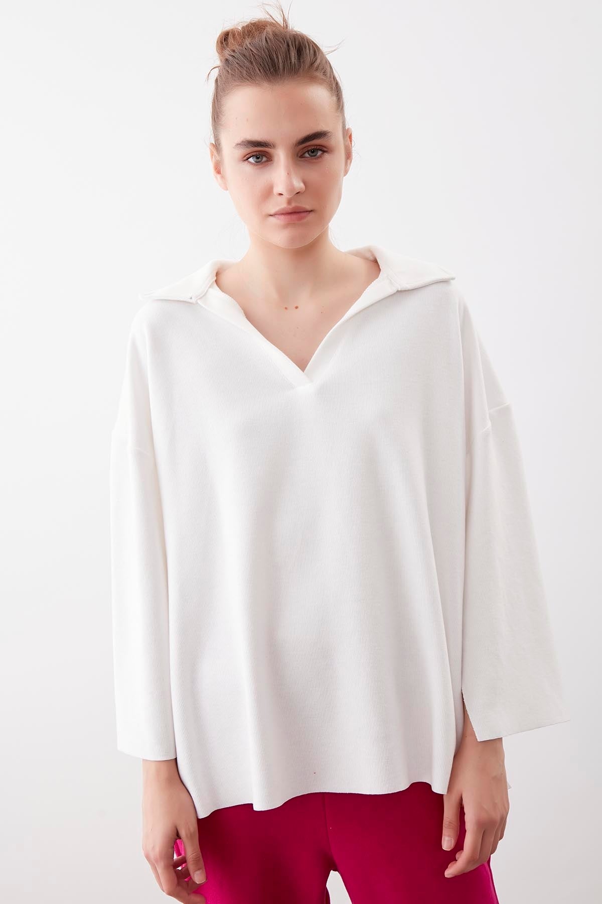 V COLLAR HALF-SLEEVE KNITTED BLOUSE