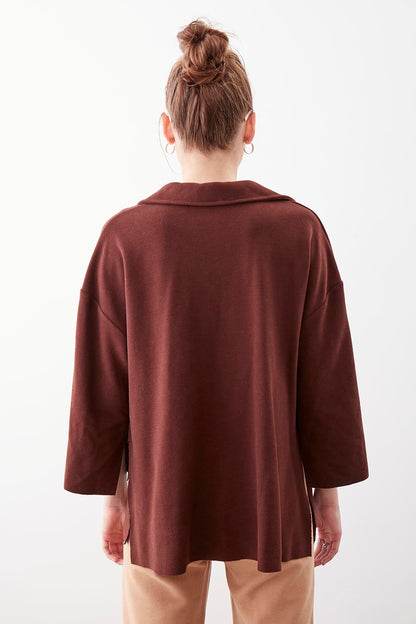 V COLLAR HALF-SLEEVE KNITTED BLOUSE
