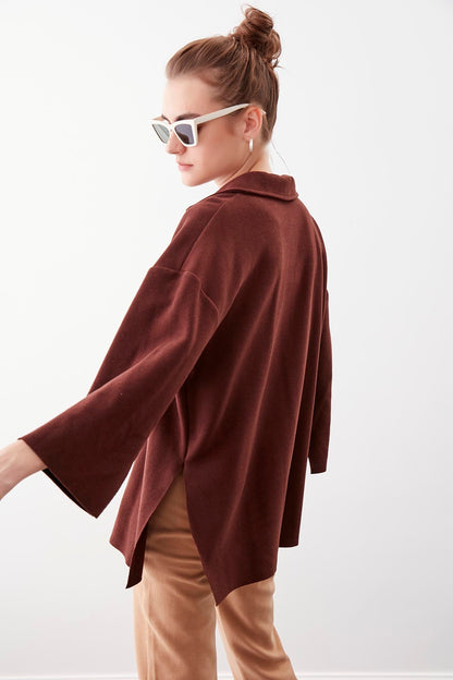 V COLLAR HALF-SLEEVE KNITTED BLOUSE