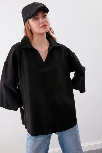 V COLLAR HALF-SLEEVE KNITTED BLOUSE