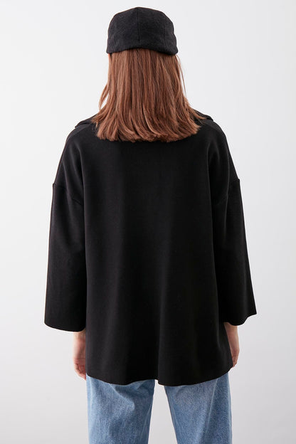 V COLLAR HALF-SLEEVE KNITTED BLOUSE