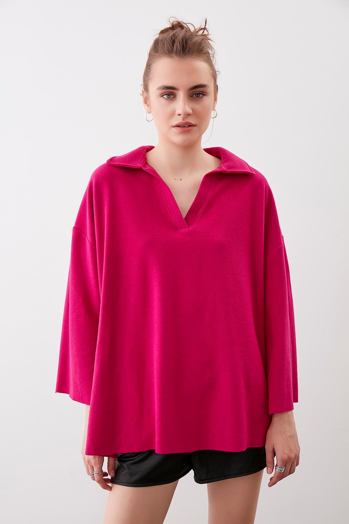 V COLLAR HALF-SLEEVE KNITTED BLOUSE