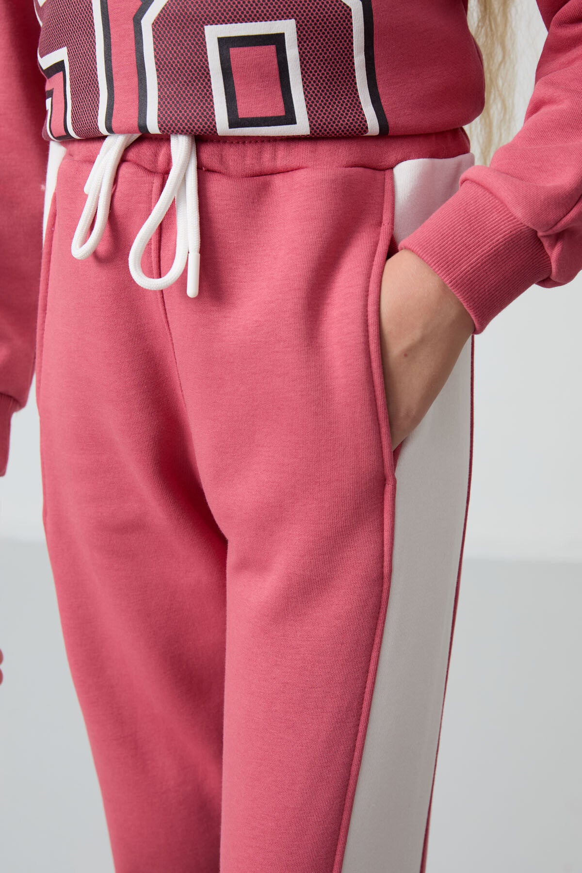 Wild Rose Cotton Fleece-Lined Soft Texture Standard Fit Printed Girls' Tracksuit Set - 75170
