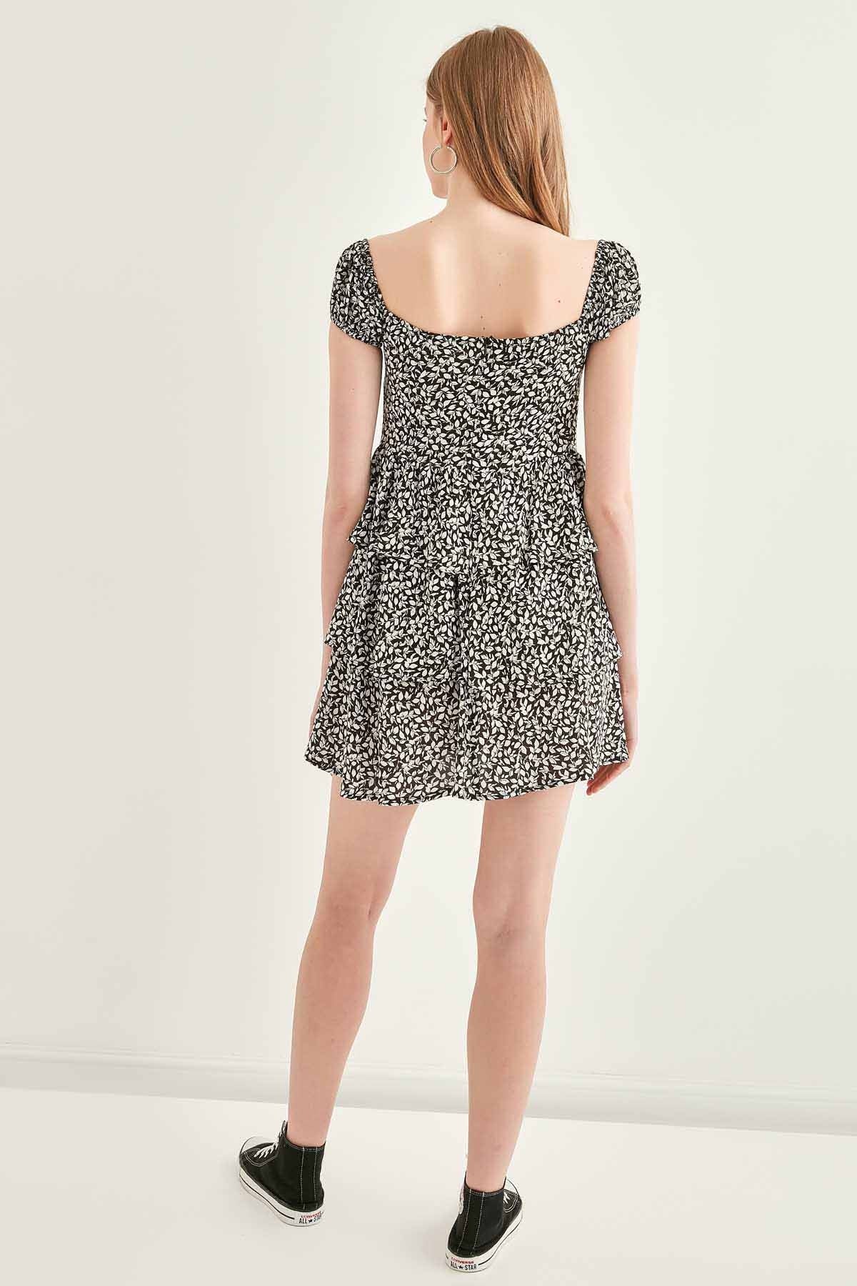 LACED COLLAR DRESS