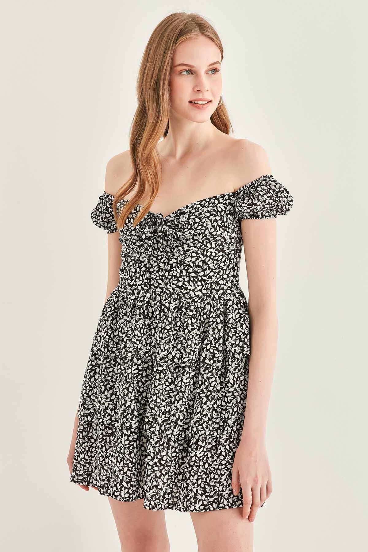 LACED COLLAR DRESS