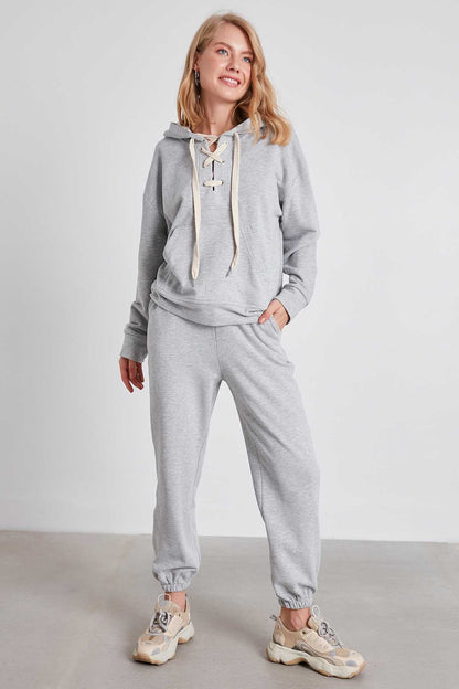 KANGAROO POCKET SWEATSHIRT