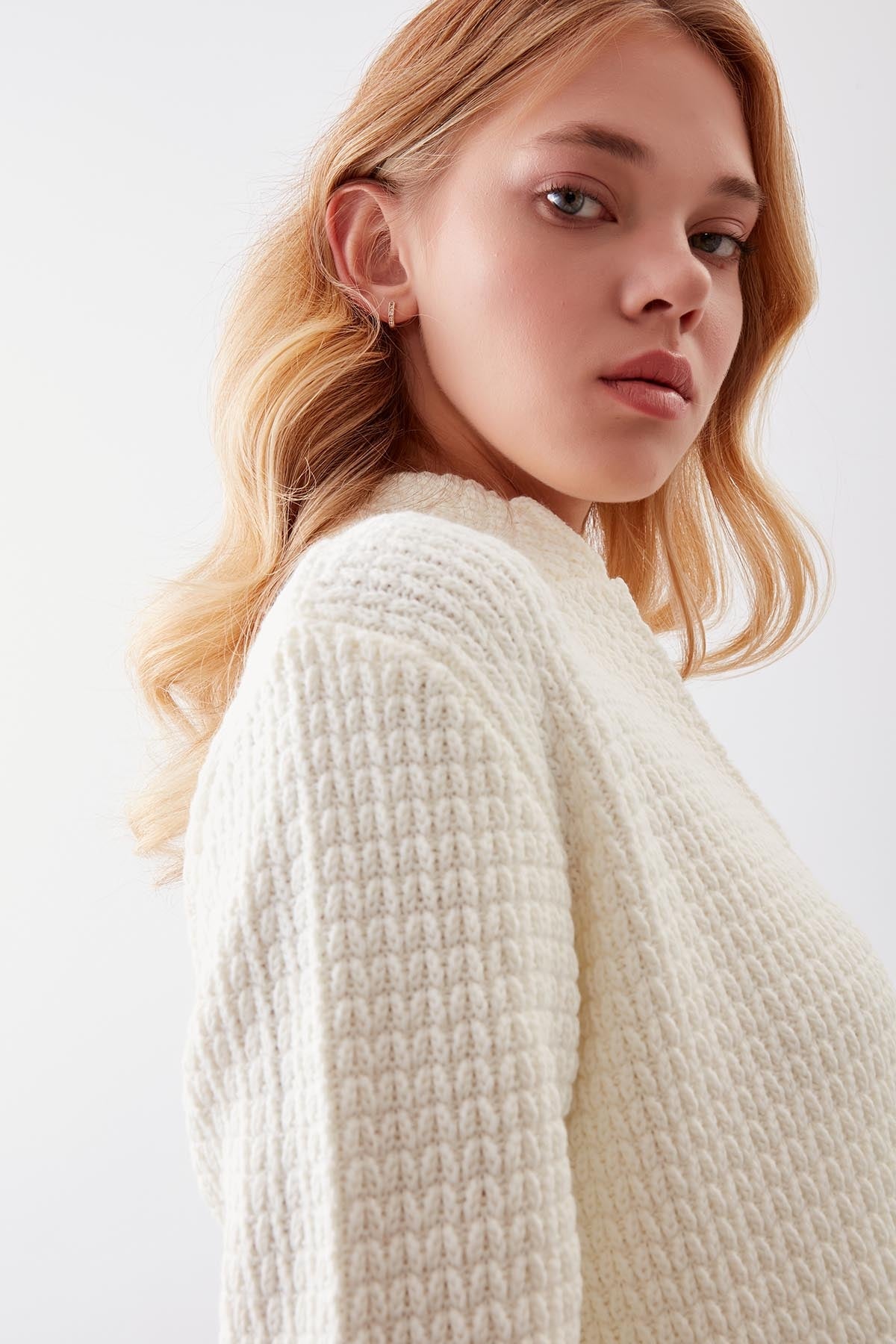 OPEN KNITTED CARDIGAN WITH POCKETS