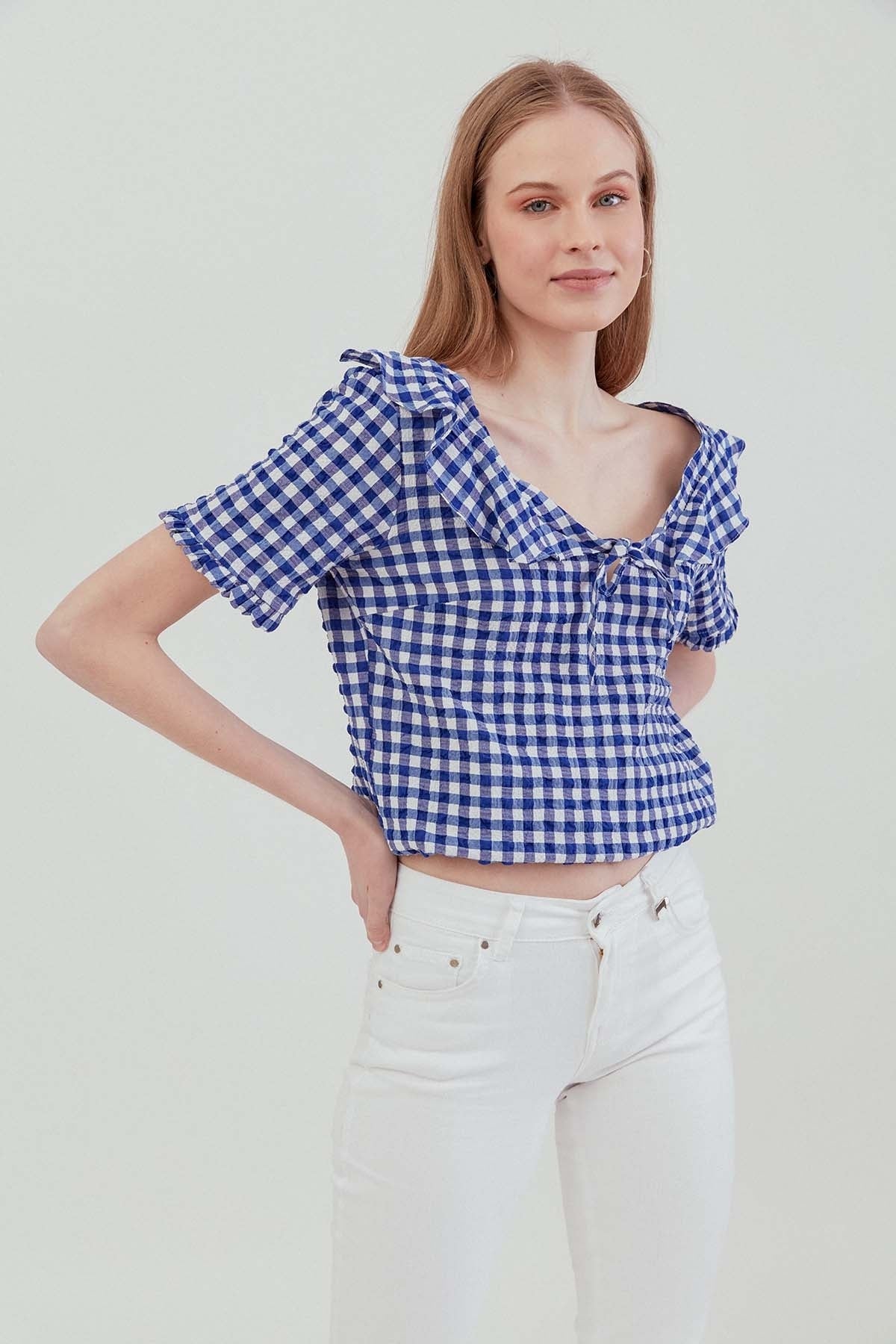 VOLAN COLLAR CHECKERED BLOUSE