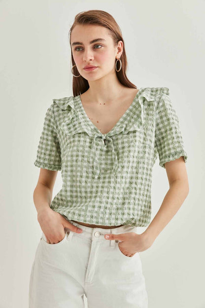VOLAN COLLAR CHECKERED BLOUSE