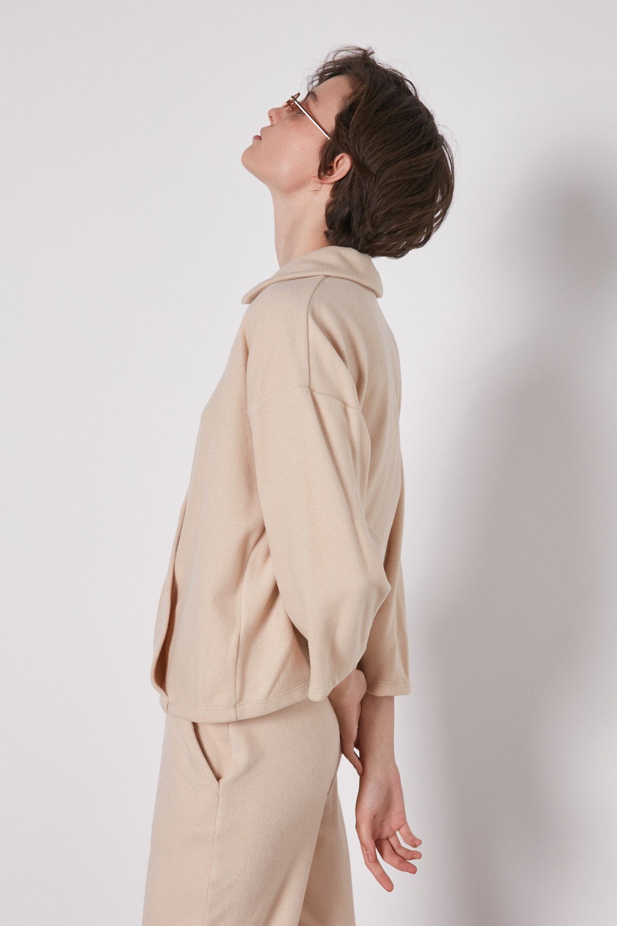 ENVELOPE CROP BLOUSE WITH COLLAR