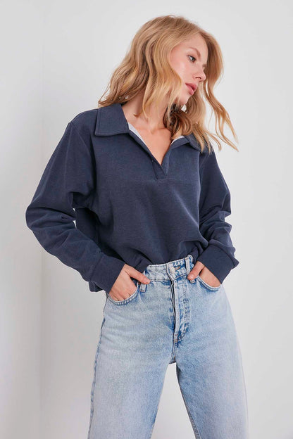 CROP KNITTED SWEATSHIRT WITH A COLLAR