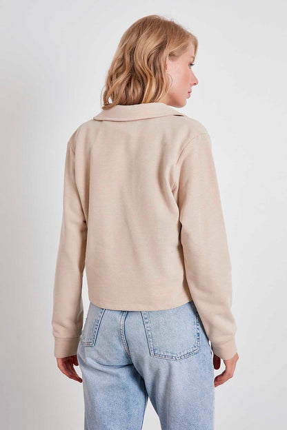 CROP KNITTED SWEATSHIRT WITH A COLLAR