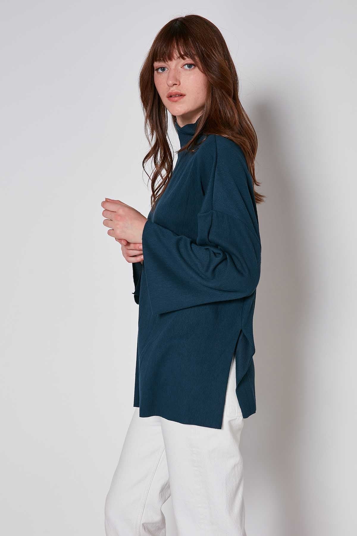 COMFY LOOSE KNITTED BLOUSE