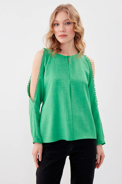 COLLAR-BUTTONED COLORED BLOUSE