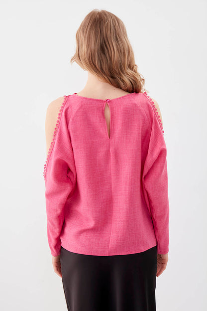 COLLAR-BUTTONED COLORED BLOUSE