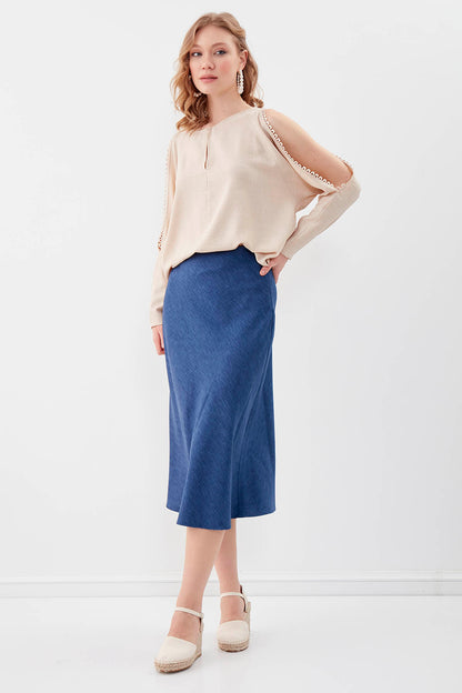 COLLAR-BUTTONED COLORED BLOUSE