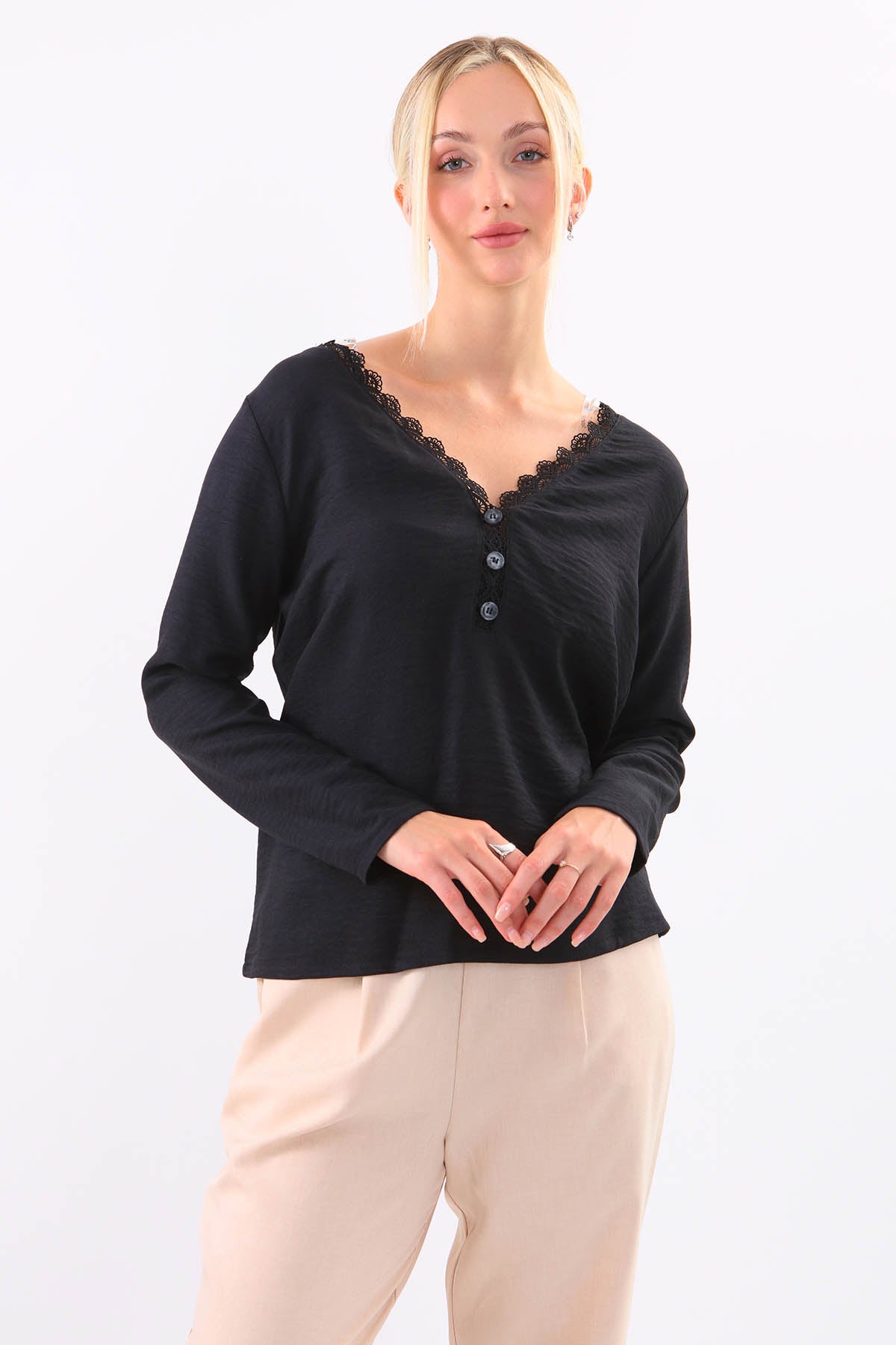 BLOUSE WITH ROUND COLLAR BUTTON
