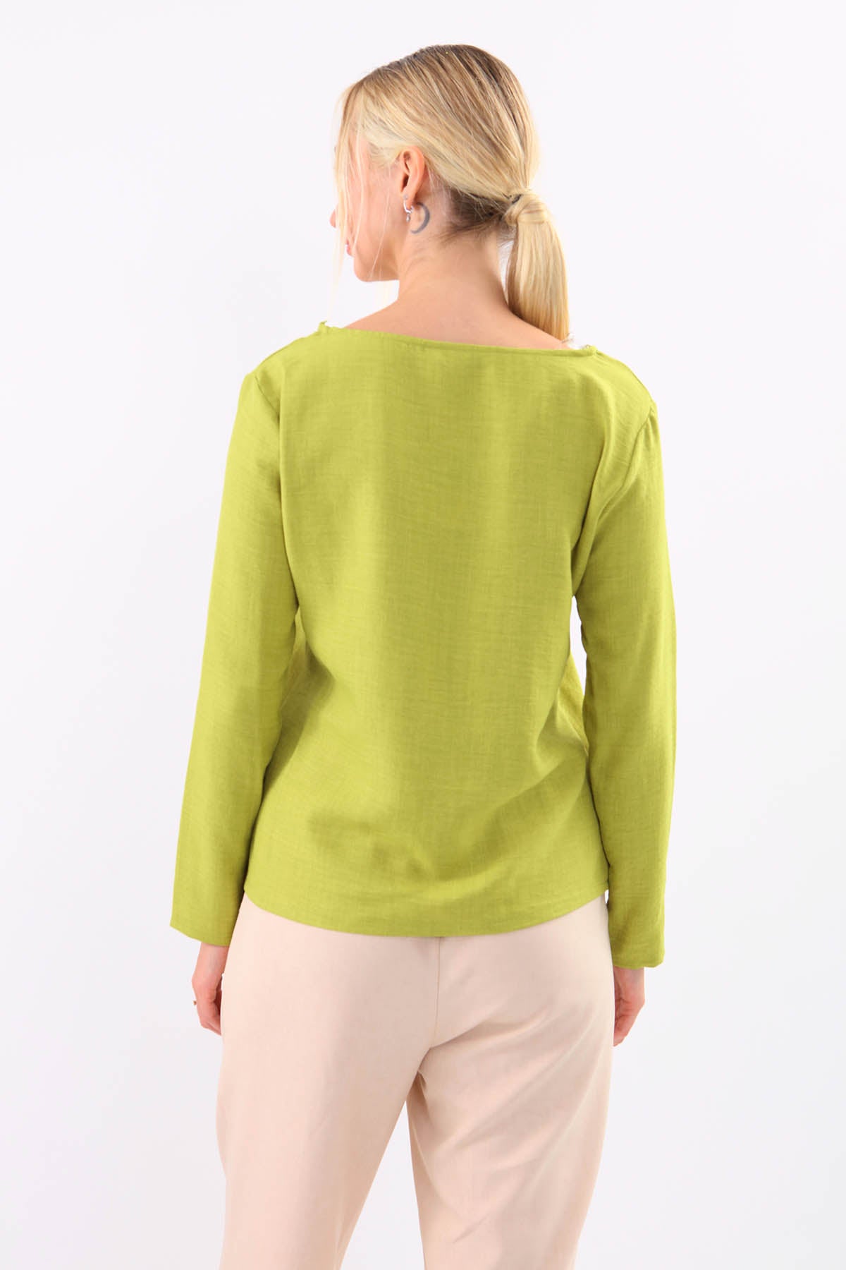BLOUSE WITH ROUND COLLAR BUTTON