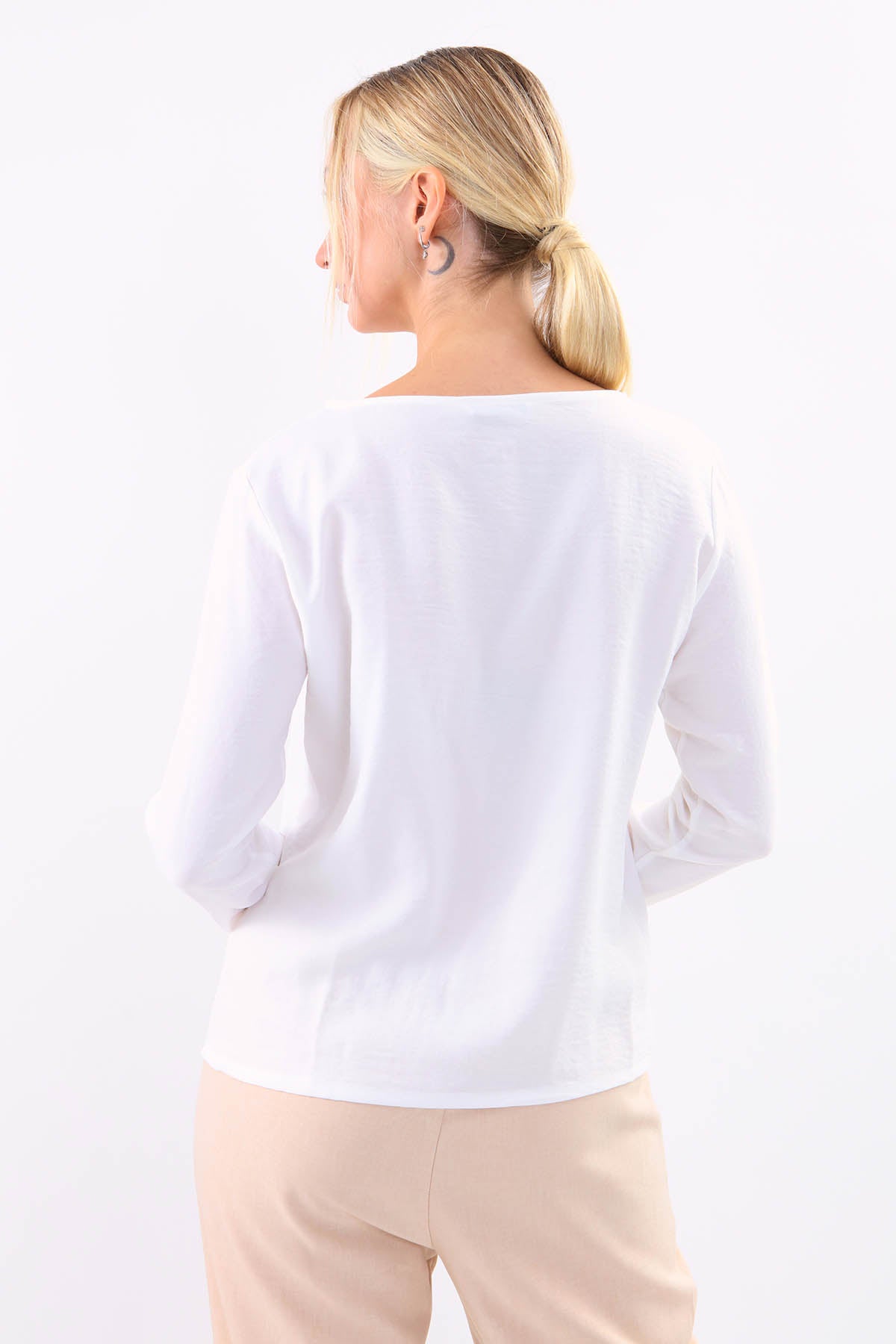 BLOUSE WITH ROUND COLLAR BUTTON