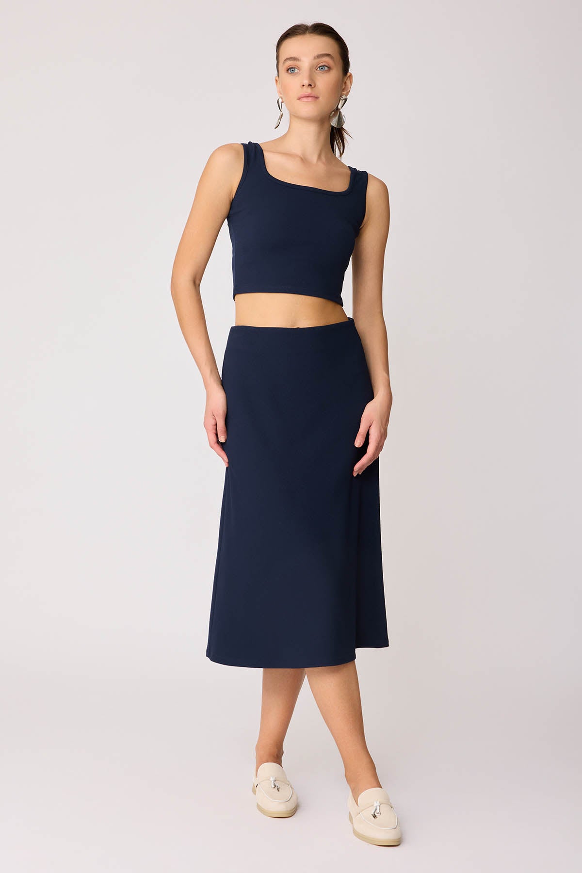 SIDE ZIPPERED MIDI HEIGHT SKIRT