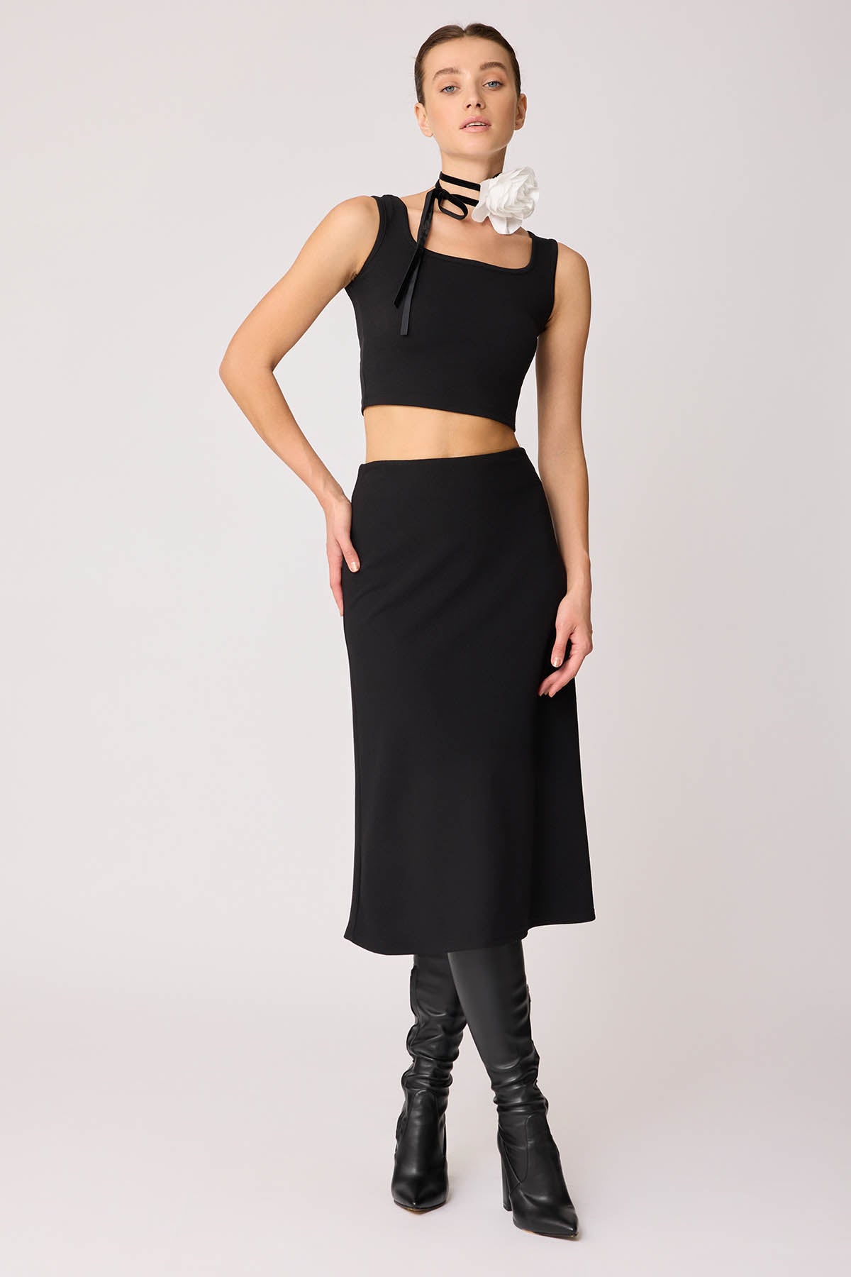 SIDE ZIPPERED MIDI HEIGHT SKIRT