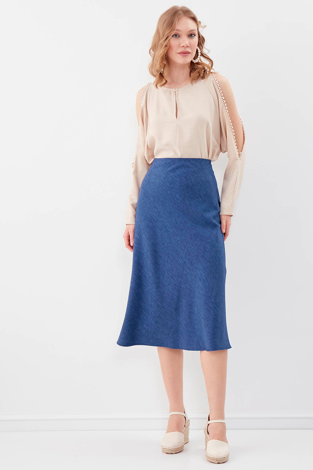 SIDE ZIPPERED MIDI HEIGHT SKIRT