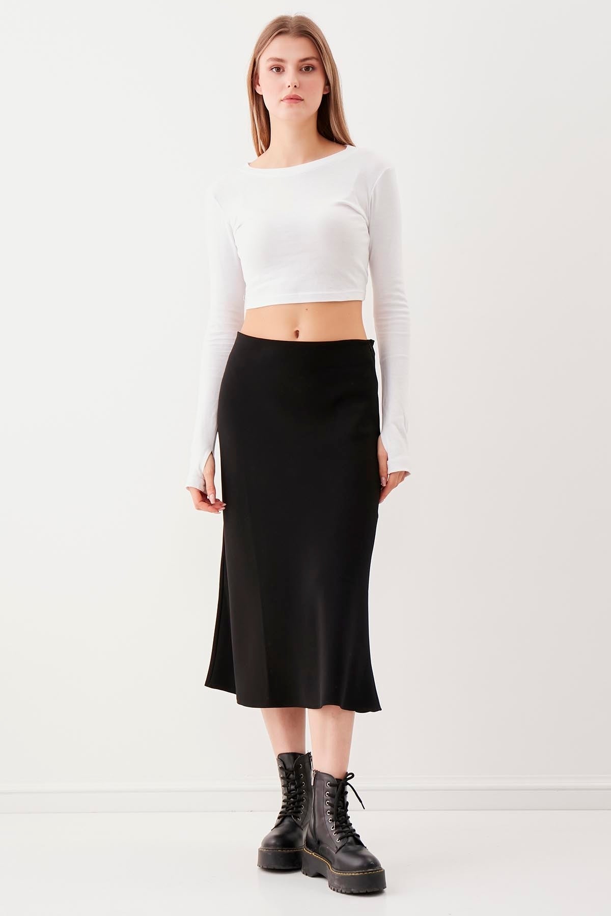 SKIRT WITH THE ZIPPER