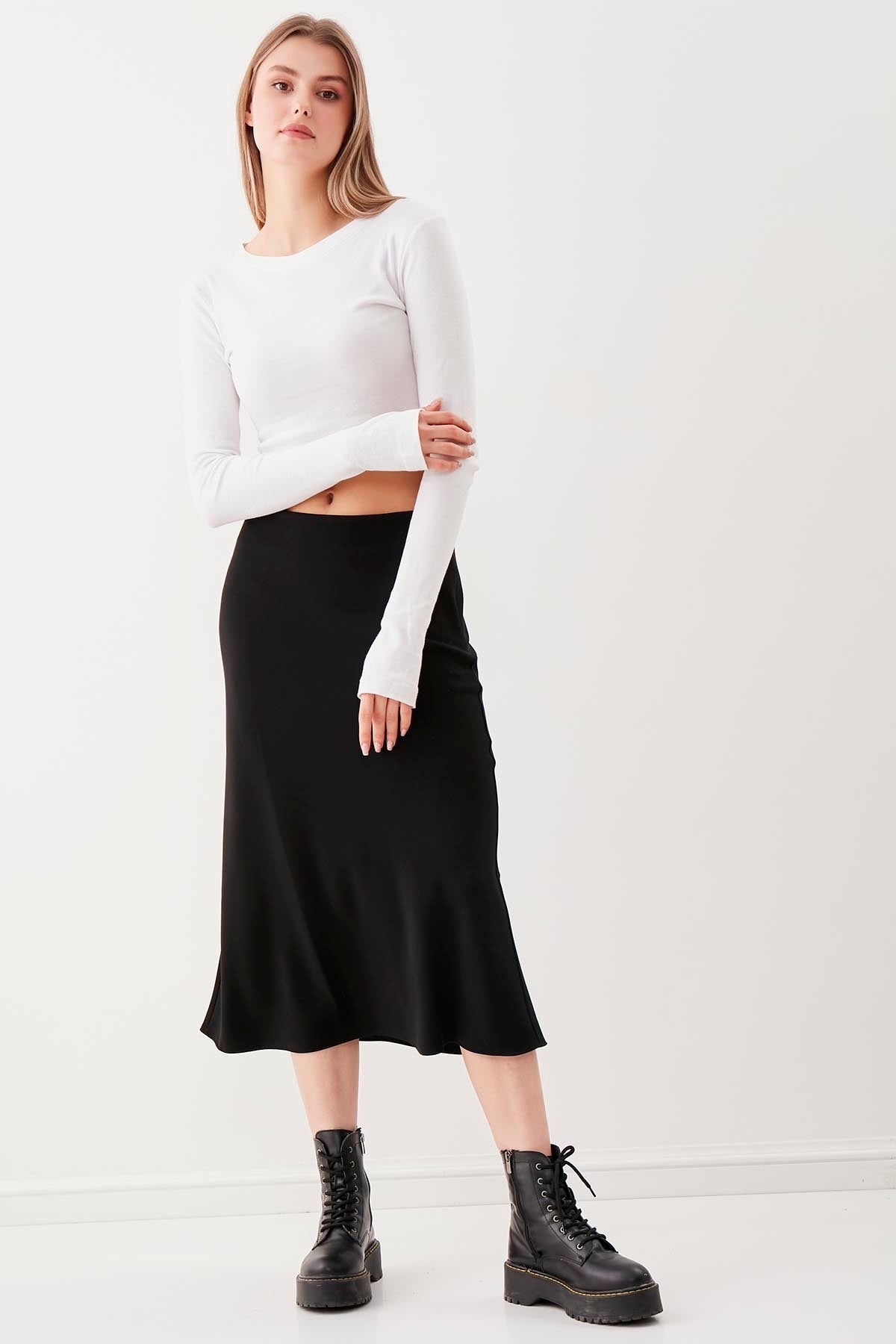 SKIRT WITH THE ZIPPER