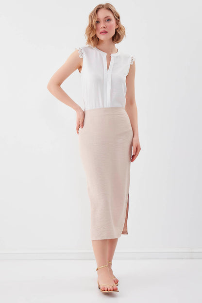 MID-SIZE SKIRT