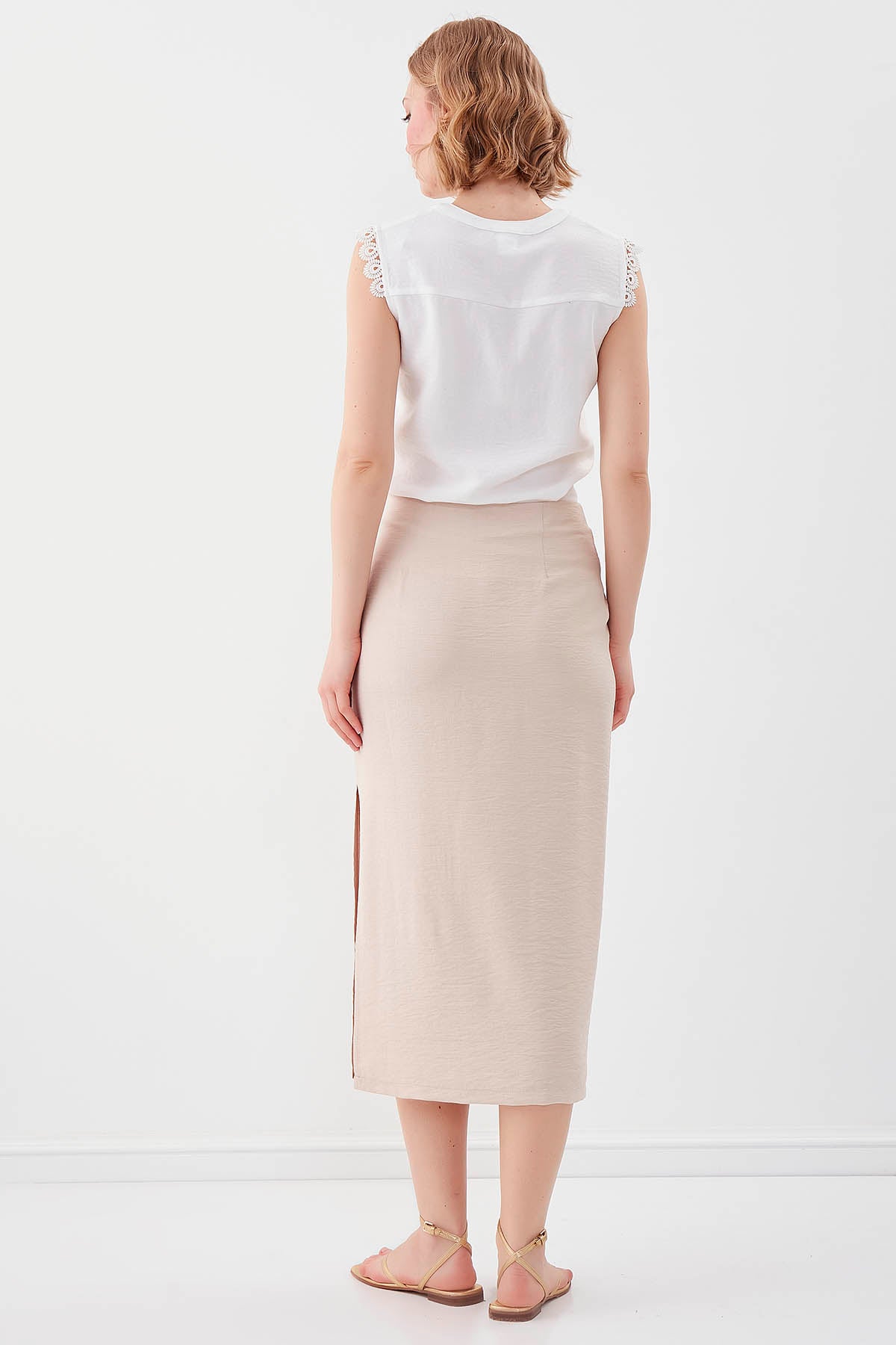 MID-SIZE SKIRT