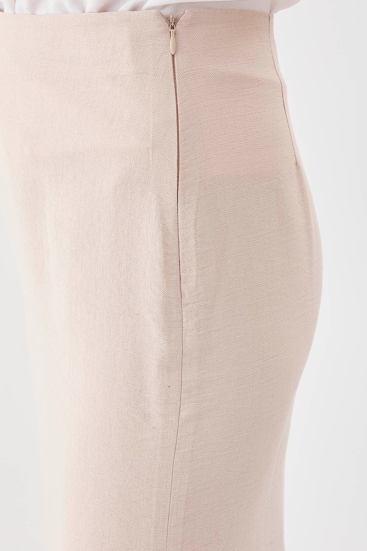 MID-SIZE SKIRT