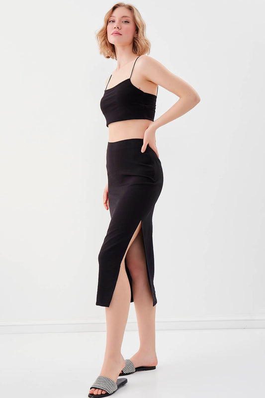 MID-SIZE SKIRT