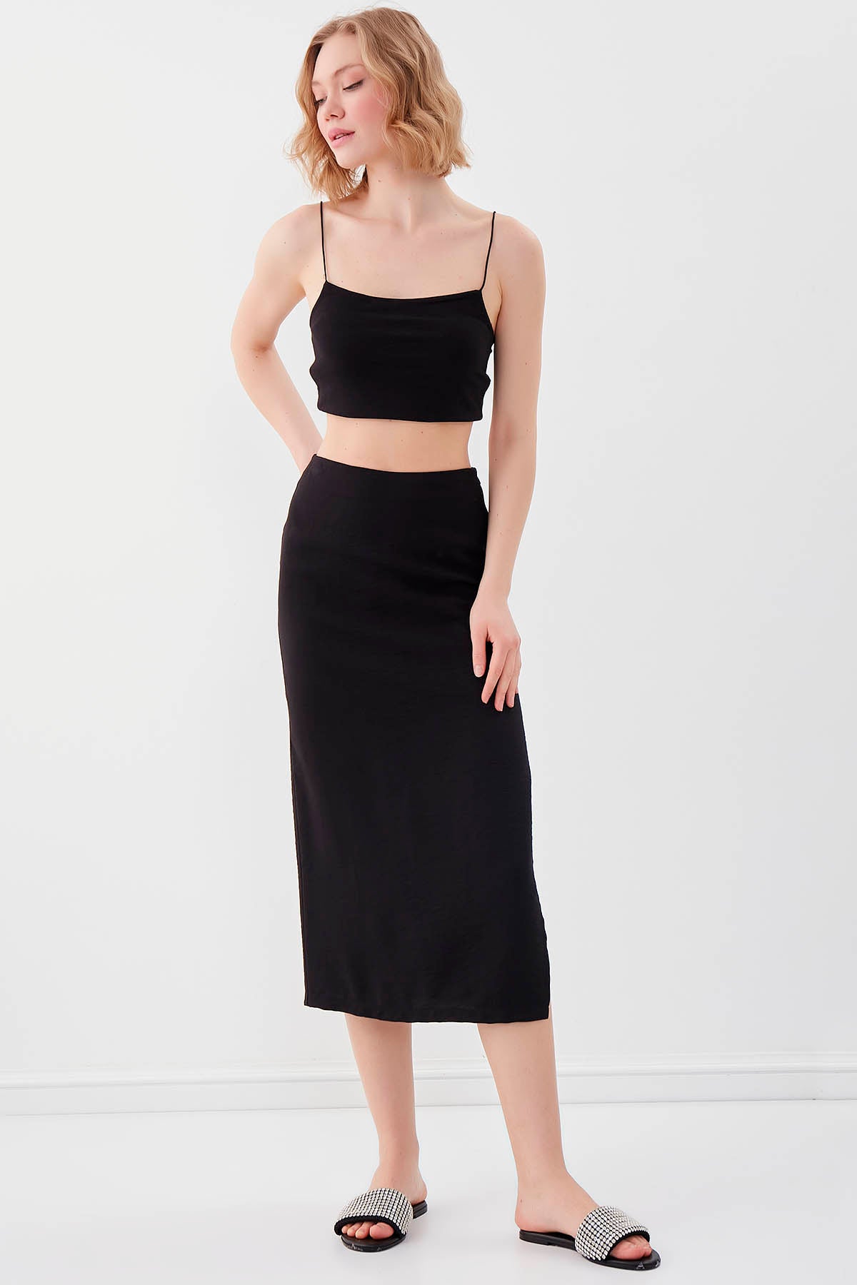 MID-SIZE SKIRT