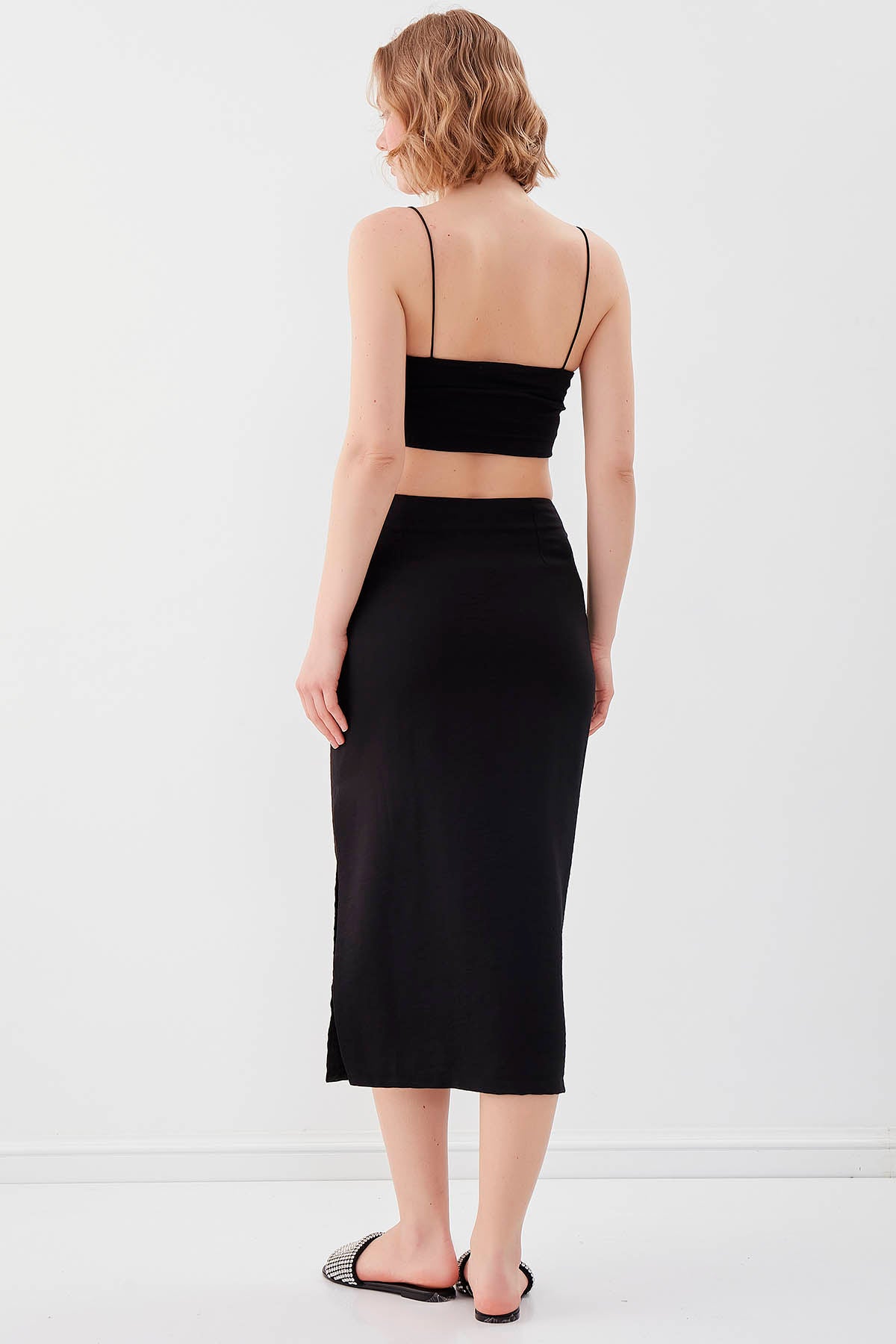 MID-SIZE SKIRT