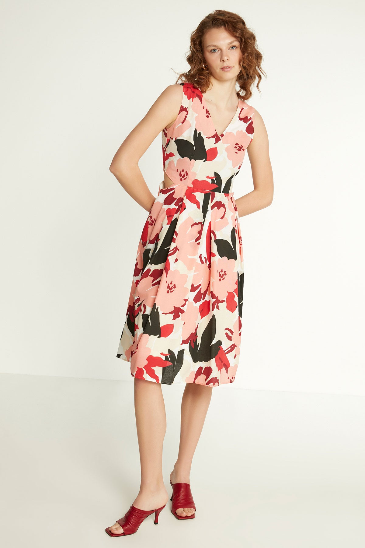 SIDE OPEN DETAILED V COLLAR DRESS