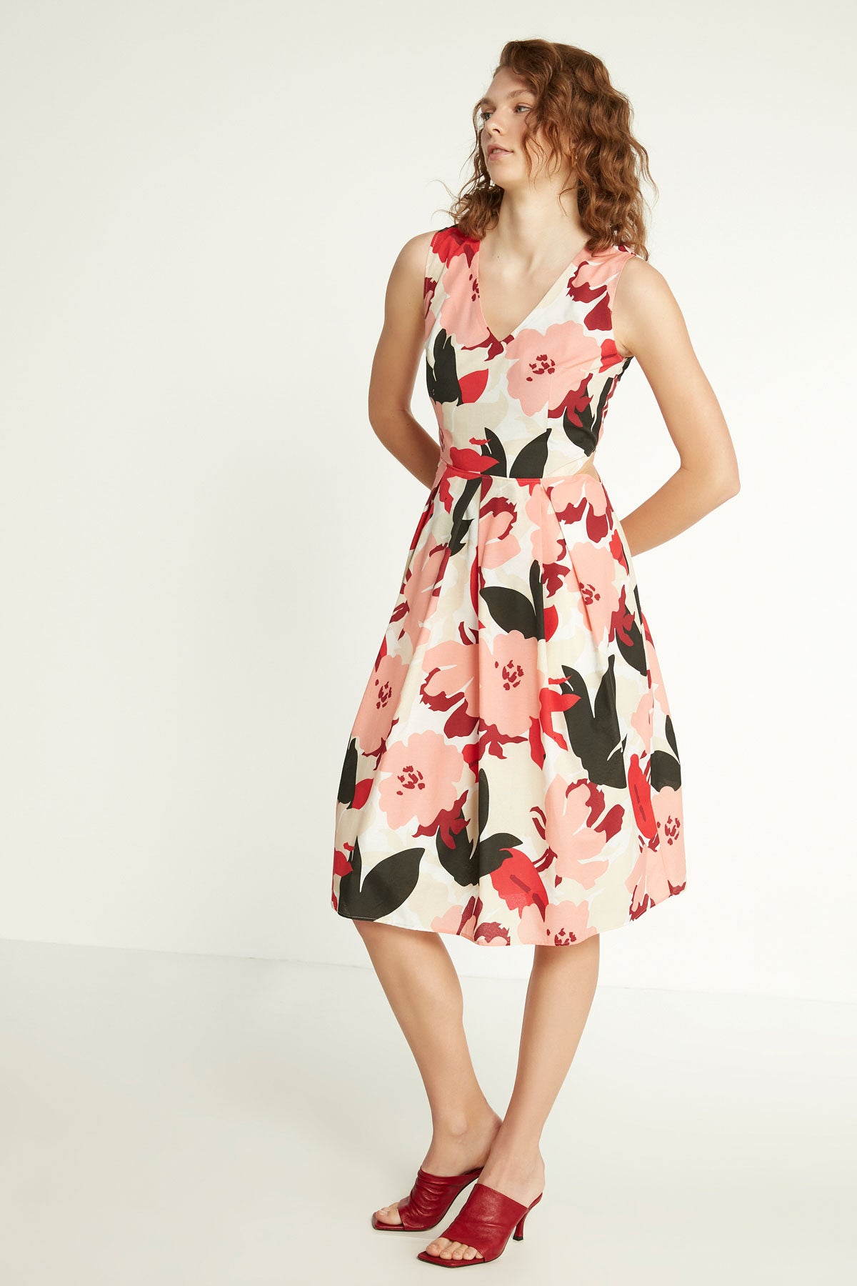 SIDE OPEN DETAILED V COLLAR DRESS