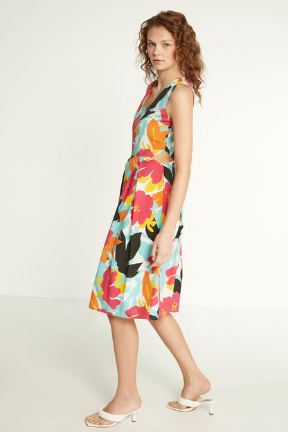 SIDE OPEN DETAILED V COLLAR DRESS