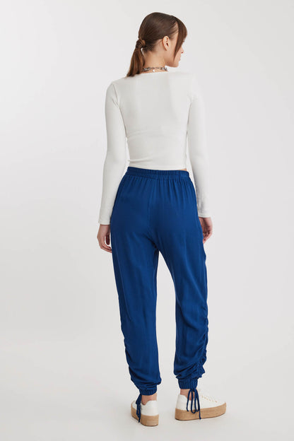 RUCKLED TROUSERS WITH ELASTANE WAIST