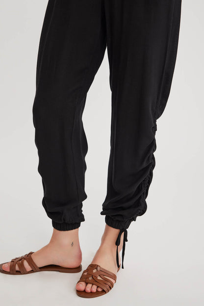 RUCKLED TROUSERS WITH ELASTANE WAIST