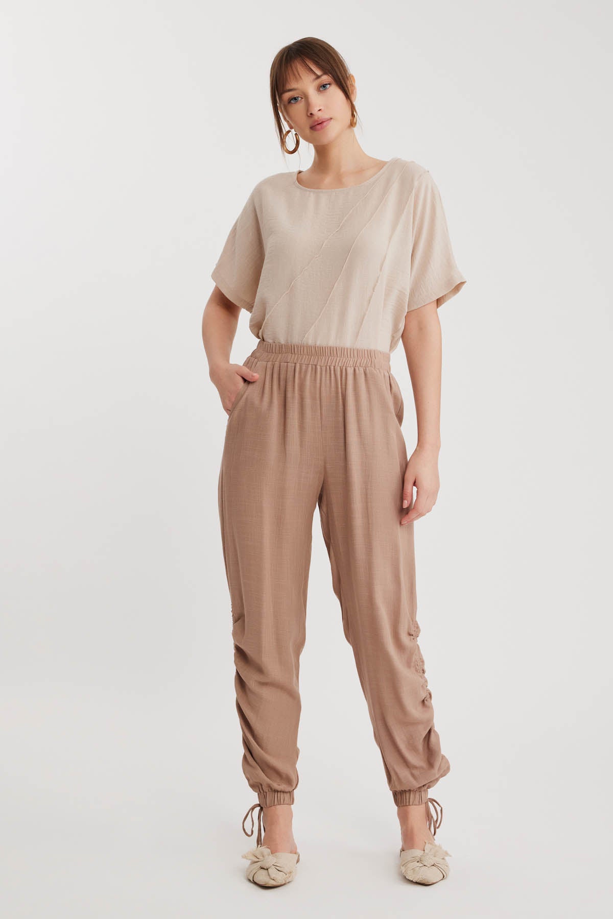 RUCKLED TROUSERS WITH ELASTANE WAIST