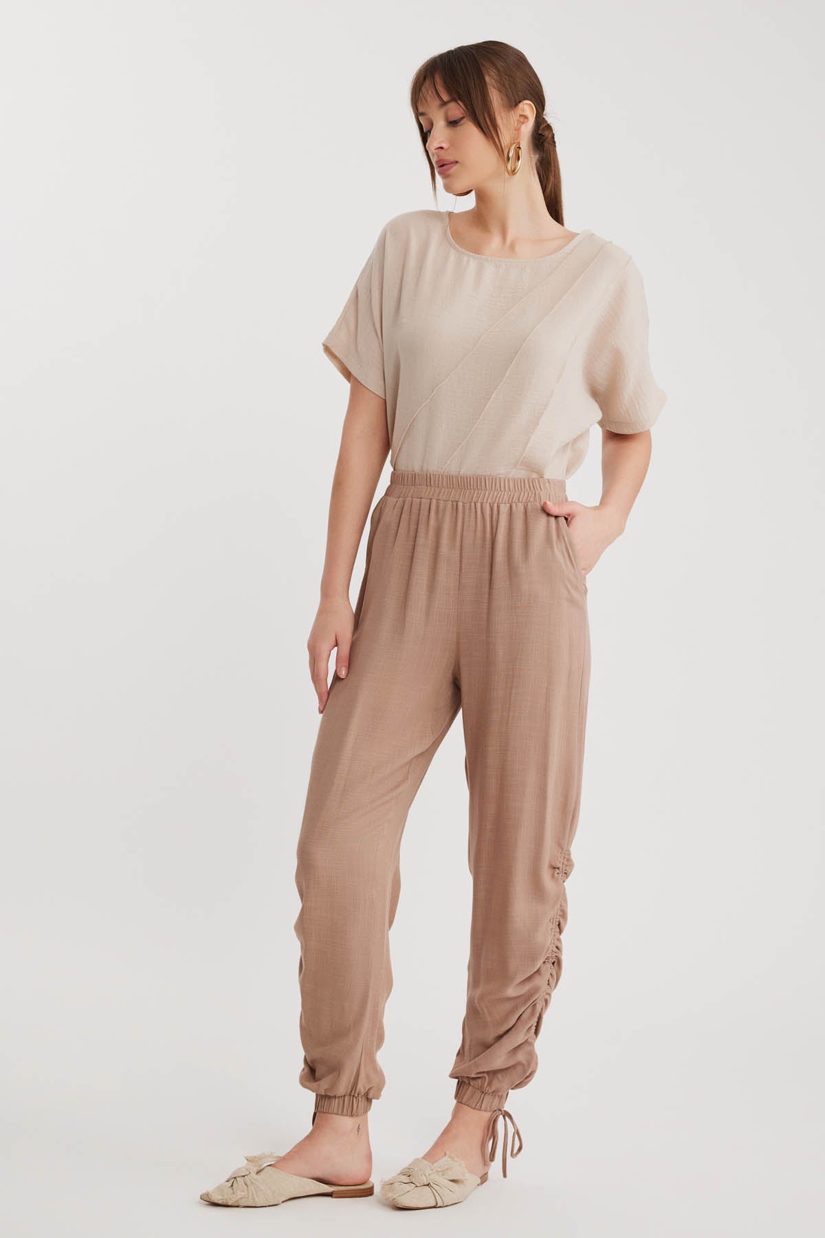 RUCKLED TROUSERS WITH ELASTANE WAIST